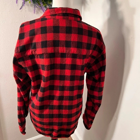 Wild fable,M Long sleeve button front buffalo check flannel shirt w/rounded hem - Picture 3 of 8